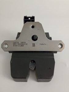 ZAMEK ZACZEP TYLNEJ KLAPY BAGAŻNIKA 8M51-R442A66-EC 1930055