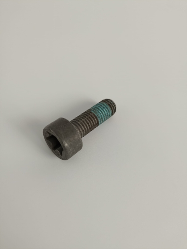 ŚRUBA M9 X 26MM KOŁA DWUMASOWEGO AV6Q-6379-BA 1731836