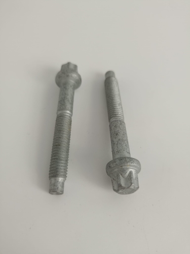 ŚRUBA DWUSTRONNA M8 X 59MM UCHWYTU WTRYSKIWACZA PALIWA 1.4 1.5 1.6 TDCI AV6Q-9T506-AA 1685783