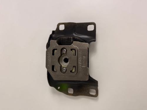 ŁAPA / PODUSZKA SKRZYNI BIEGÓW B6 PLUS KV61-7M121-BA 2244035