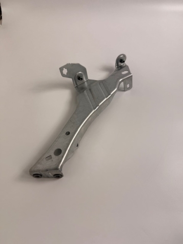 PRZEDŁUŻENIE UCHWYTU MOCOWANIA BŁOTNIKA PRAWY PRZÓD FOCUS MK4 JX7B-A16018-AD 2311069