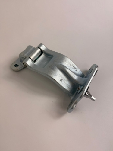 ZAWIAS GÓRNY PRAWY DRZWI TYLNYCH CUSTOM 2012- BK21-V42982-AG 2214728