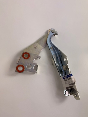 ZAWIAS MASKI LEWY MUSTANG 2024- PR3B-16801-BB 2657616