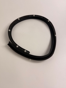 USZCZELKA DOLNA DRZWI PRZEDNICH PRAWA / LEWA FOCUS MK4 JX7B-A20758-AB 2206968