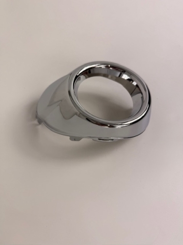 RAMKA HALOGENU PRAWA CHROM FOCUS MK3 2011-2014 BM51-19952-CB 1694984