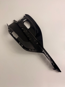 RAMKA HALOGENU PRAWA PUMA 2020- L1TB-15B216-CE 2502224