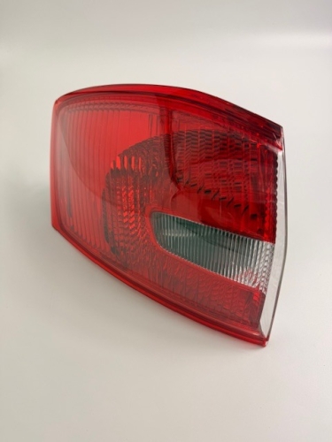 LAMPA LEWY TYŁ ZEWNĘTRZNY KUGA MK1 2008-2012 8V41-13405-CH 1710612