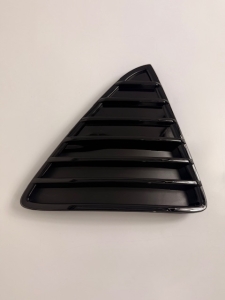 TRÓJKĄTNA KRATKA ZDERZAKA PRAWY PRZÓD FOCUS MK3 (ST/BEV) BM51-17K946-CF5UAW 1719221