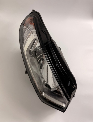 LAMPA PRAWY PRZÓD ECOSPORT MK1 CN15-13W029-BH 2027016
