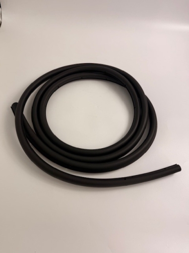 USZCZELKA LEWA DRZWI TYLNYCH KUGA MK1 2008-2012 8V41-S247A15-AA 1494013