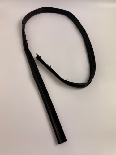 USZCZELKA MASKI RANGER 2011- EB3B-16C880-AD 1929909