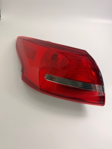 LAMPA TYLNA LEWA ZEWNĘTRZNA FOCUS MK3 FL F1EB-13405-AD 1939579