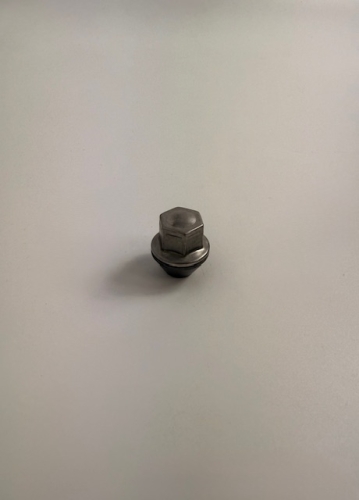 NAKRETKA 12X1.50 KOŁA Z KORKIEM NIERDZEWNYM 8V41-1K024-AC  1678260