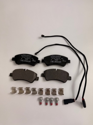 KLOCKI HAMULCOWE TYLNE TRANSIT MEMK2J-2M008-A1A 2600772