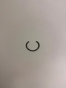 ZABEZPIECZENIE/SPINKA PÓŁOSI STRONA WEWNĘTRZNA MUSTANG FR33-4B422-AA 1943296