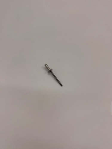 NIT MONTAŻOWY ŚLIZGU ZDERZAKA KA W303773 1692913