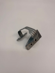 UCHWYT PRAWY BŁOTNIKA PRZÓD MONDEO DG93-F16A090-AA 1881065