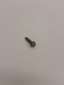 ŚRUBA M6 X 25 MM POMPY OLEJOWEJ 1.5 / 1.6 DIESEL 7M5Q-6607-BA 1760995