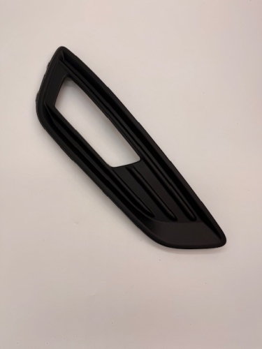 RAMKA HALOGENU PRAWY PRZÓD FOCUS MK3 FL 2014-2019 F1EB-15A298-AA 1864634