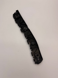 MOCOWANIE PRAWE NAROŻNIKA ZDERZAKA TYLNEGO GV44-17E850-AD 2271752