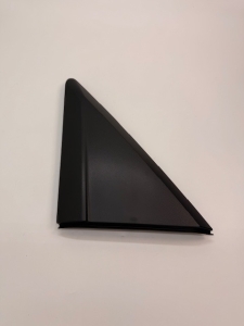 LISTWA TRÓJKĄTNA LEWA PRZY LUSTERKU ZEWNĘTRZNYM DT11-17E677-AB5JA6 1883493