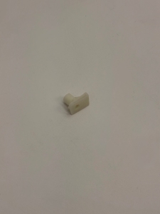 GNIAZDO 6 X 2,3 - 2,8 MM ŚRUBY MOCOWANIA REFLEKTORA W719717-S300 2123560