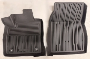 CHODNICZKI GUMOWY PRZÓD TRANSIT COURIER AMR2XJ-V130B18-BA3GAX 2731690