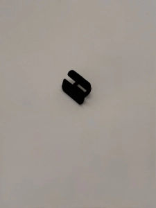 ZACISK 21 X 15MM WYGŁUSZENIA MASKI KUGA MK2 W711389-S300 5164707