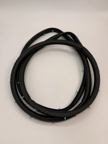 USZCZELKA DRZWI PRAWY PRZÓD MONDEO DS73-F20530-BB 2441531