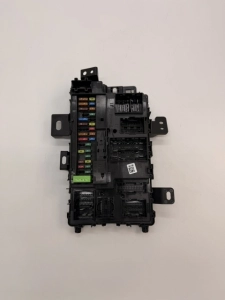 SKRZYNKA BEZPIECZNIKÓW TRANSIT KK3T-15604-FAL 2614132